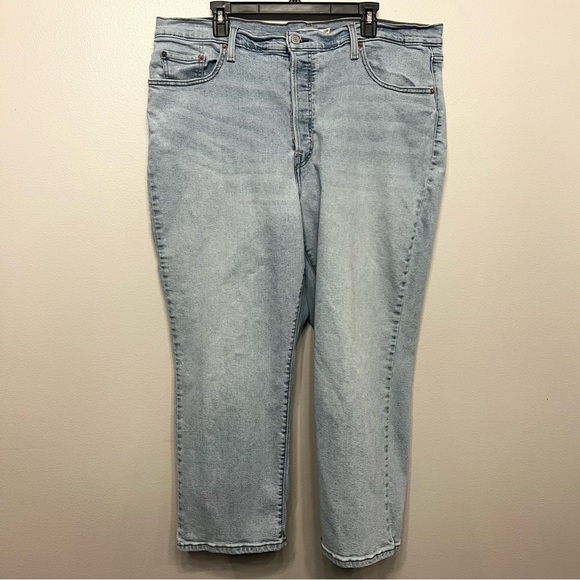 Levi's Denim - Levi's Women's Ribcage Straight Leg Jeans in Light Wash Blue Size 22W